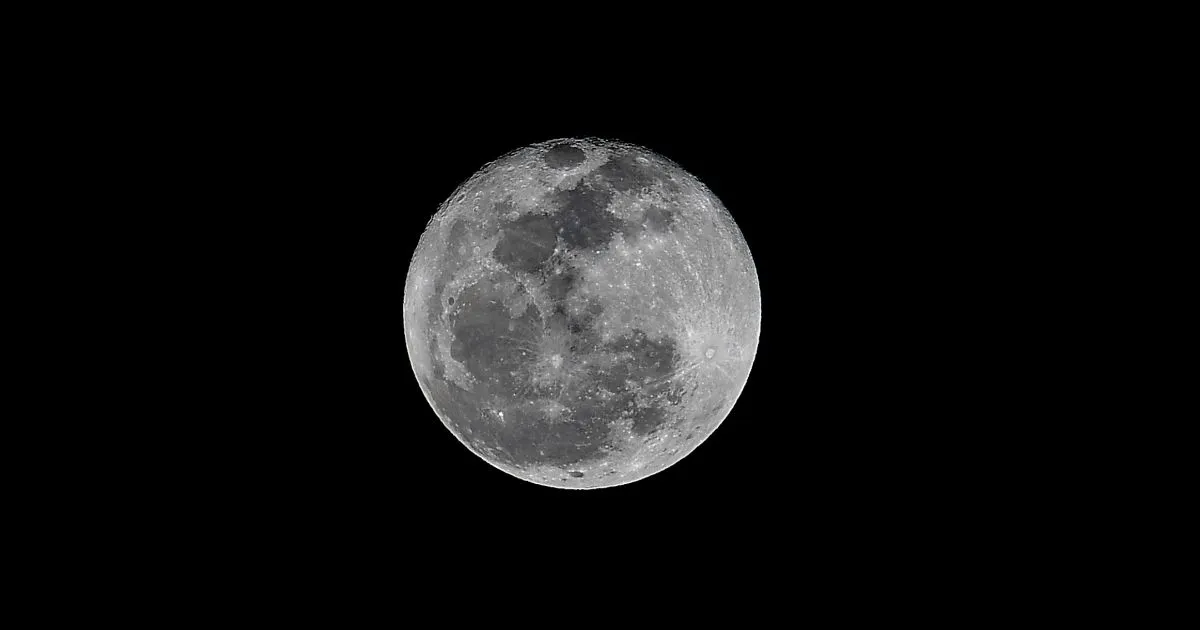 Picture of a full moon over Panama City