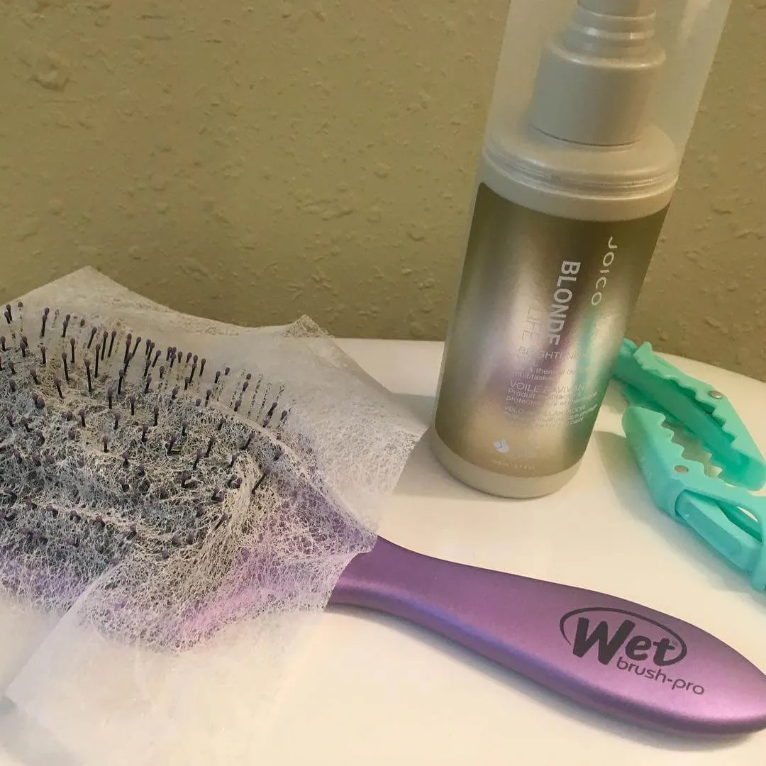 dryer-sheet-hairbrush-hack-27752-23093